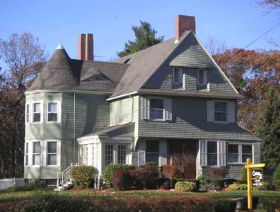 Shingle style house