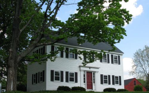21 Rocky Hill Rd. west front facade 2009