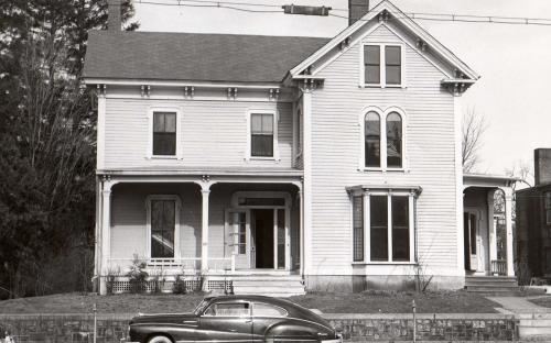 Barnard - Downs House 1954 at 84 Main St.