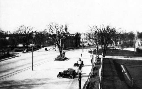 Shawsheen Square 1923 - with corner park